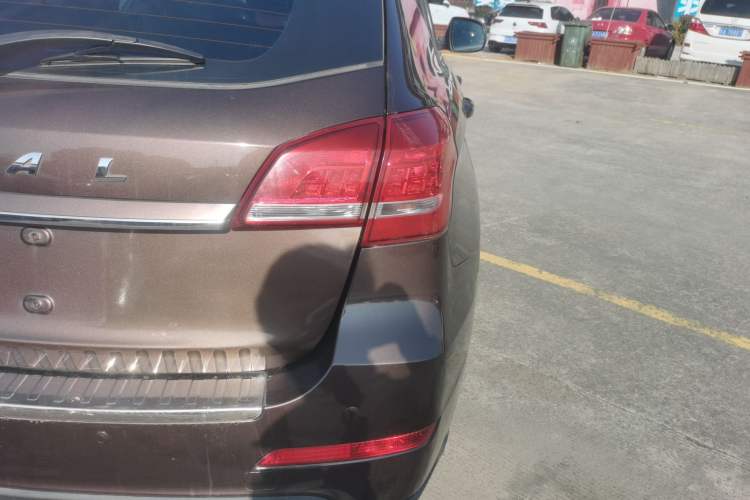 Used Haval H2 2016 Red Label 1.5T Automatic Two-Wheel Drive Elite Model
