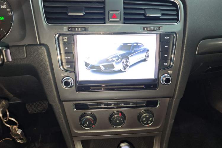 Used Volkswagen Golf 2015 1.6L Automatic Fashion Model