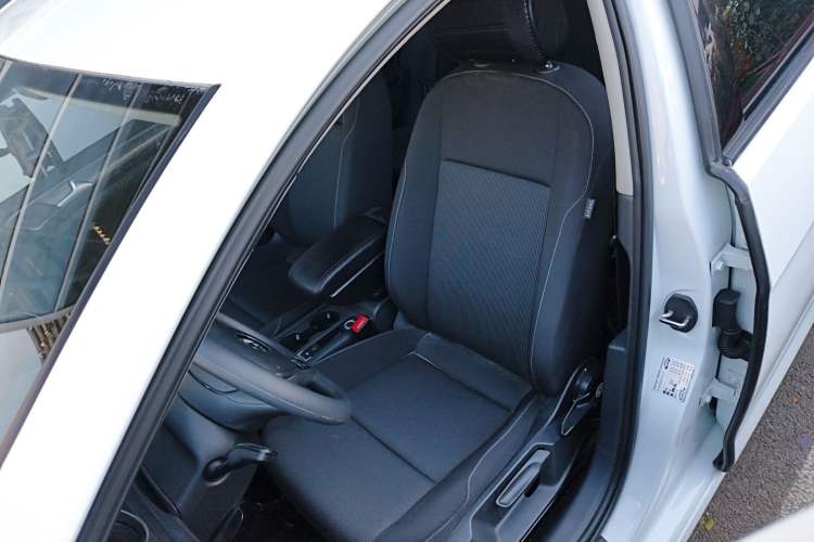 Used Volkswagen Golf 2016 1.6L Automatic Fashion Model
