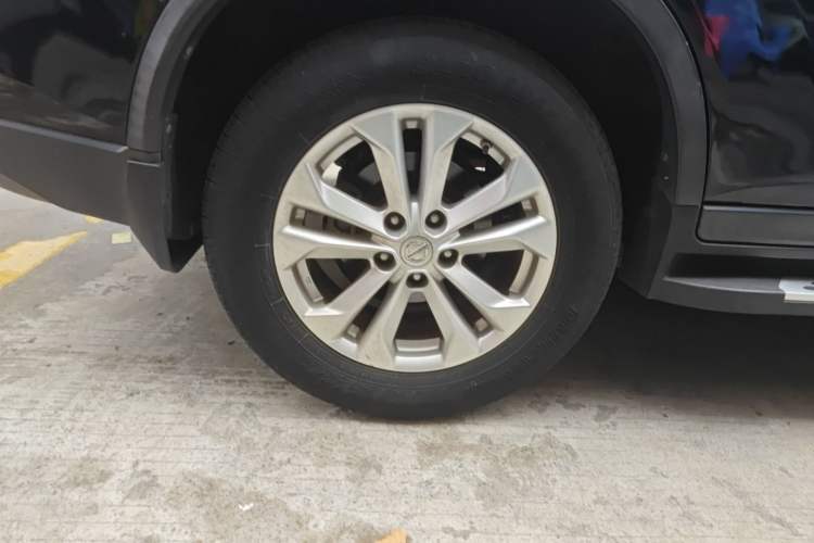 Used Nissan X-Trail 2015 2.0L CVT Comfort MAX Edition 2WD
