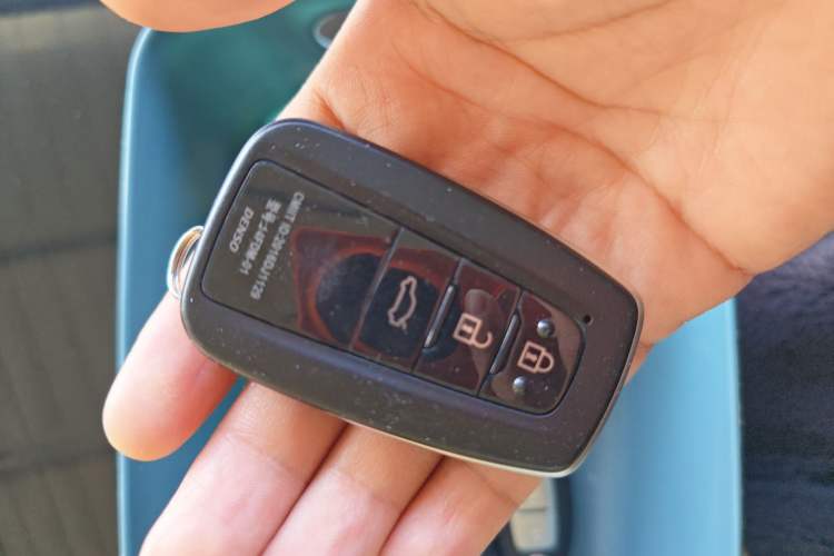 Used Toyota Camry 2021 2.0G Luxury Edition
