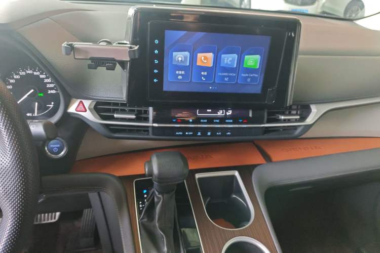 Used Toyota Sienna 2021 2.5L Hybrid Comfort Edition
