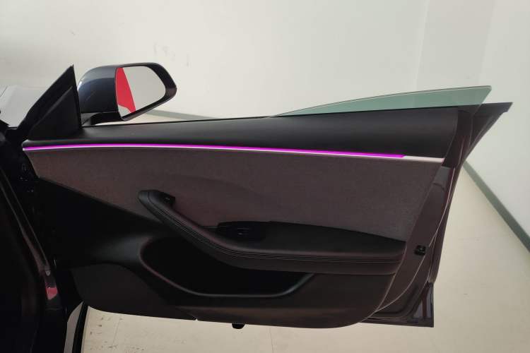 Used Tesla Model 3 2023 Rear-Wheel-Drive Version
