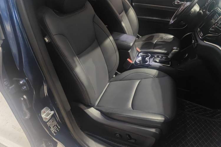 Used  Grand Commander 2018 2.0T Four-Wheel Drive Enjoyment Edition China VI
