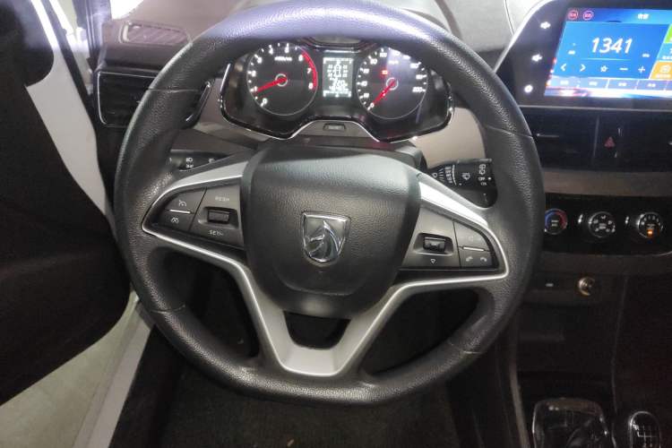 Used Baojun 310W 2017 1.5L Manual Fashion Model China V

