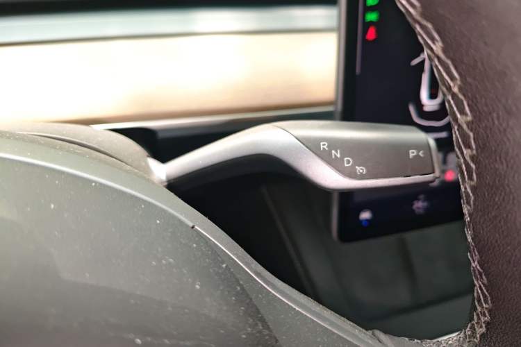 Used Tesla Model Y 2021 Long-Range All-Wheel-Drive Version
