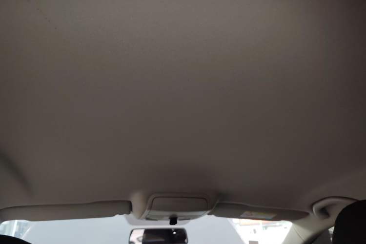 Used Volkswagen Sagitar 2015 1.6L Automatic Fashion Model
