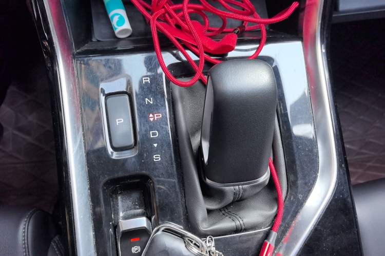 Used Wuling Asta 2022 2.0L DHT Electric-Speed Version
