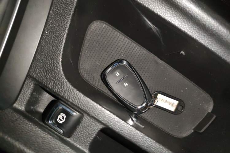 Used Chevrolet Orlando 2020 Light Hybrid Redline 530T Automatic Enjoyment Edition (5+2 Models)
