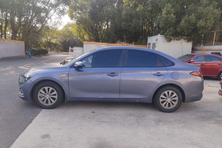 Used Hyundai Celesta 2017 1.6L Automatic Enjoyment Version GLS
