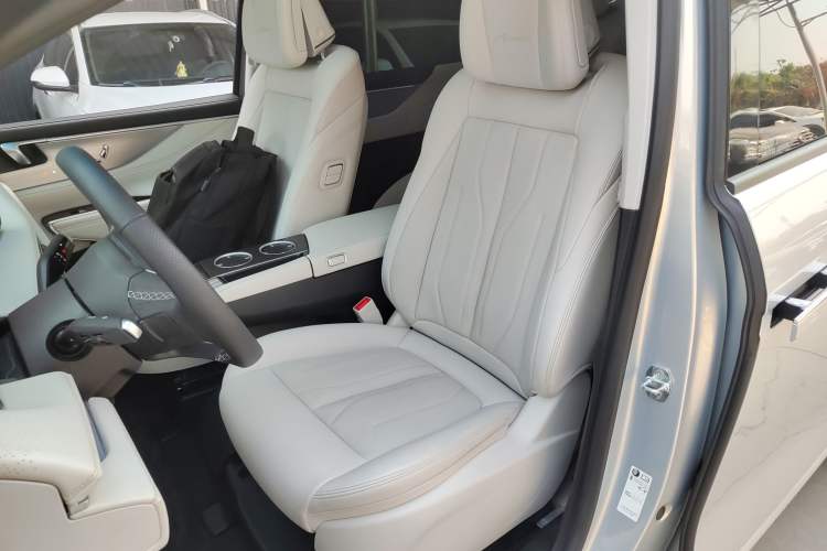 Used Buick GL8 New Energy 2024 Lu Zun Deluxe Edition 7-Seater
