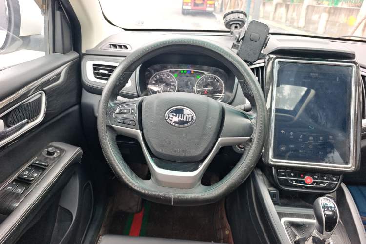 Used SWM X7 2020 2.0L Manual Comfort Version 7 Seats