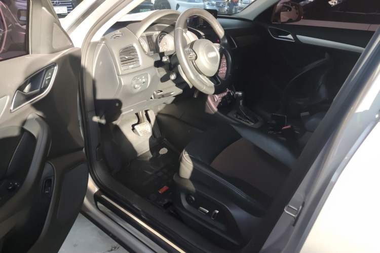 Used Audi Q3 2017 30 TFSI Fashion Model
