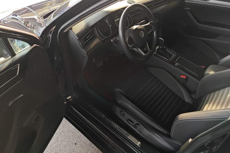 Used Volkswagen Magotan 2020 330TSI DSG Leading Model
