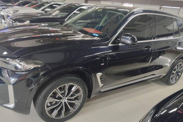 Used BMW X5 2023 xDrive 30Li M Sport Package
