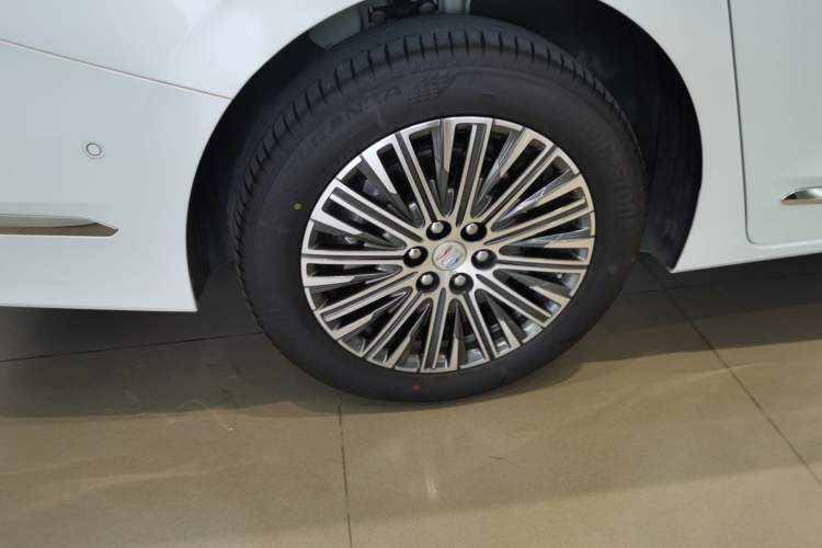 Used Buick GL8 New Energy 2024 Lu Zun Luxury Edition 7-Seater
