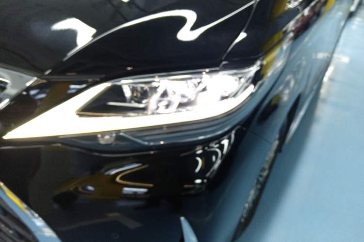 Used Lexus LM 2020 300h Seven-Seat Elegant Edition
