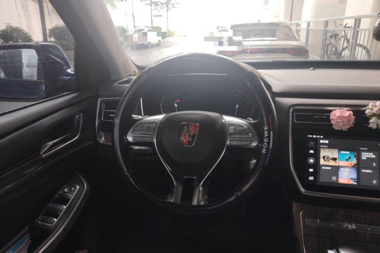 Used Roewe RX8 2018 30T Smart Connectivity Two-Wheel Drive Flagship Edition
