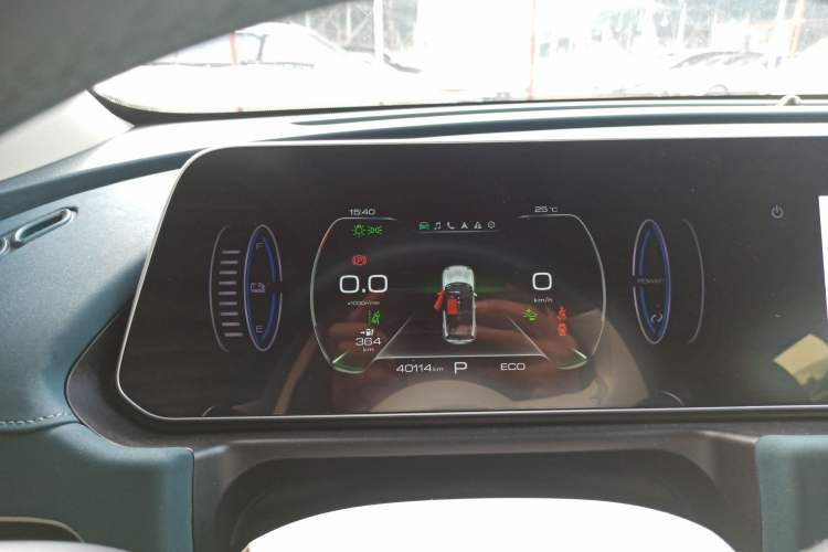 Used ORA Good Cat 2023 401 km Standard Range Luxury Version Lithium Iron Phosphate