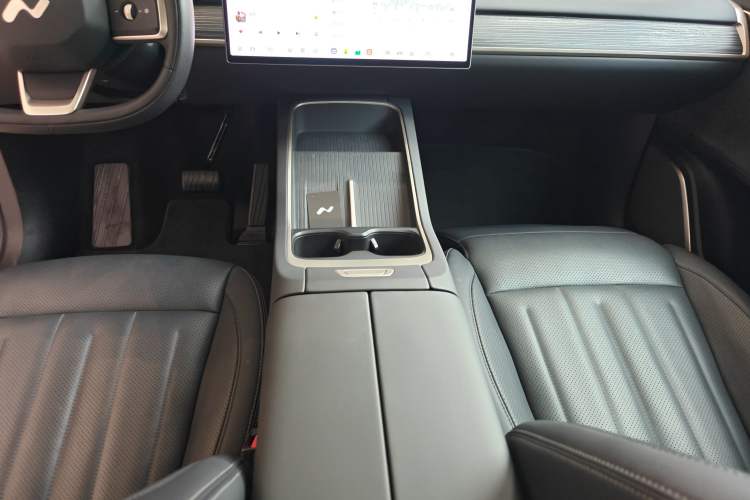 Used ONVO L60 2024 60 kWh All-Wheel Drive
