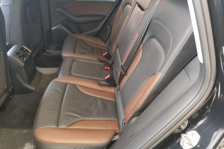 Used Audi Q5 2017 Plus 40 TFSI Technology Model