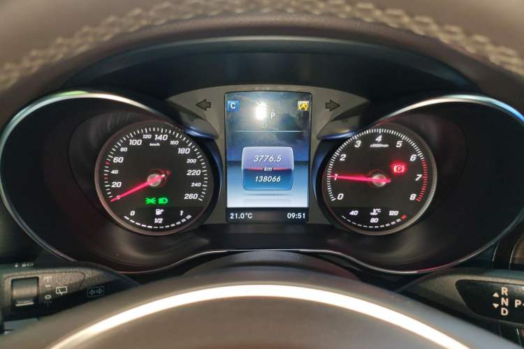 Used Mercedes-Benz GLC 2016 GLC 300 4MATIC Dynamic Model
