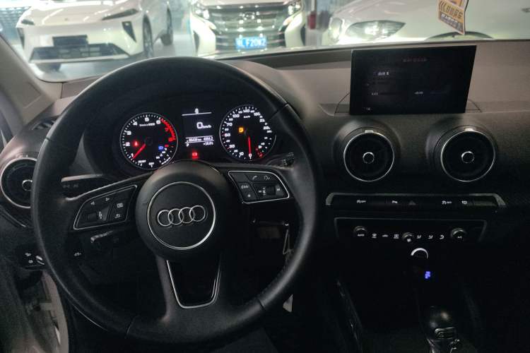 Used Audi Q2L 2018 35 TFSI Fashion Elegant Version China V
