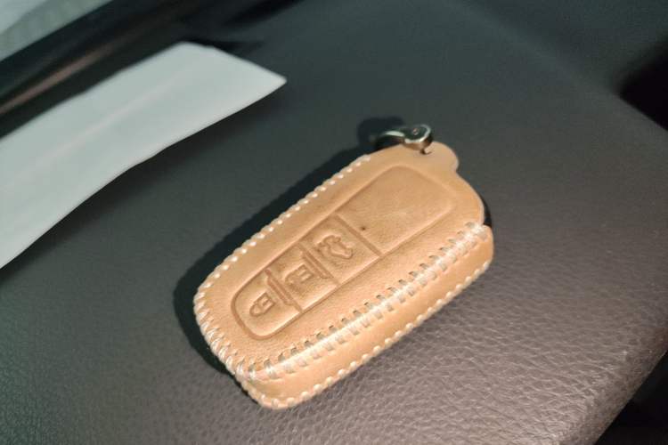 Used Toyota Camry 2021 2.0G Luxury Edition
