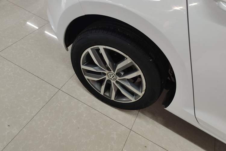 Used Volkswagen Golf 2016 230TSI Automatic Luxury Version
