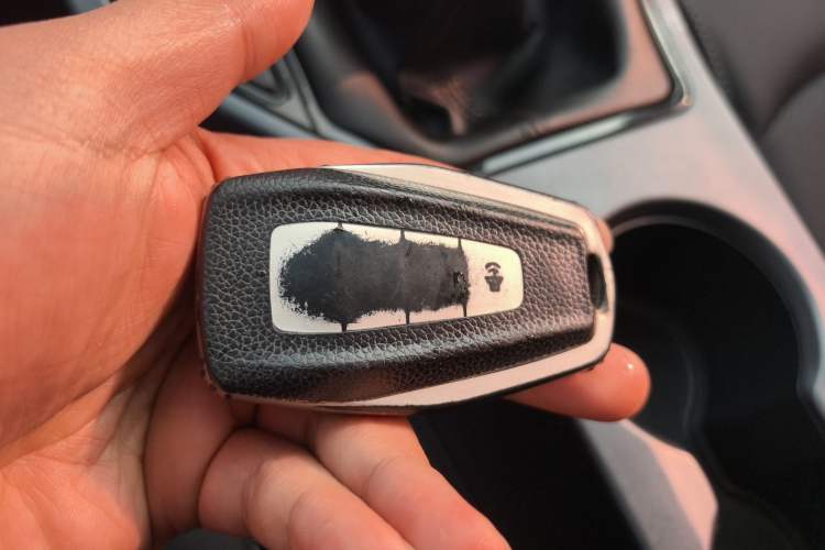 Used Geely Auto Emgrand 2019 Leading Edition 1.5L Manual Upgraded Connectivity Model China VI Standard
