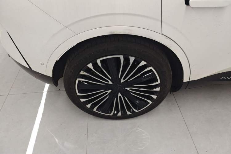 Used  11 2022 Ultra-Long Range Dual-Motor Luxury Edition 4 Seats