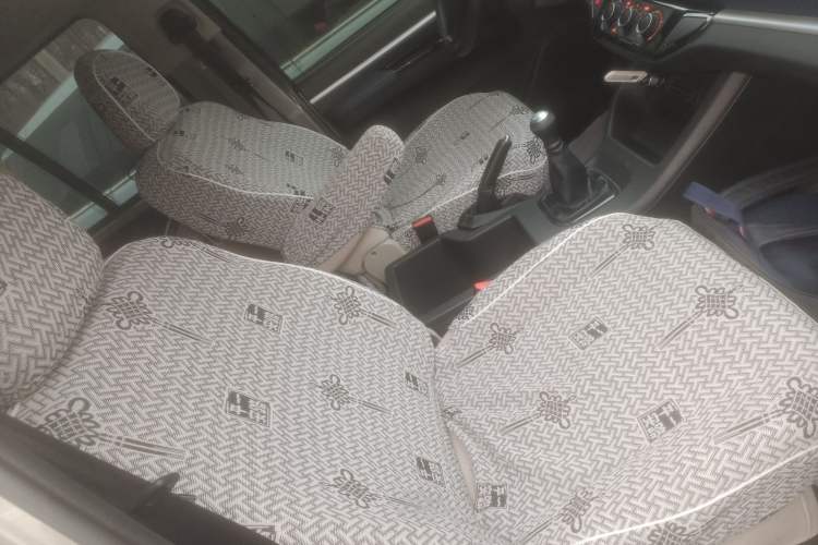 Used FORTHING Lingzhi 2023 M5L 1.6L Base Model 5 Seats
