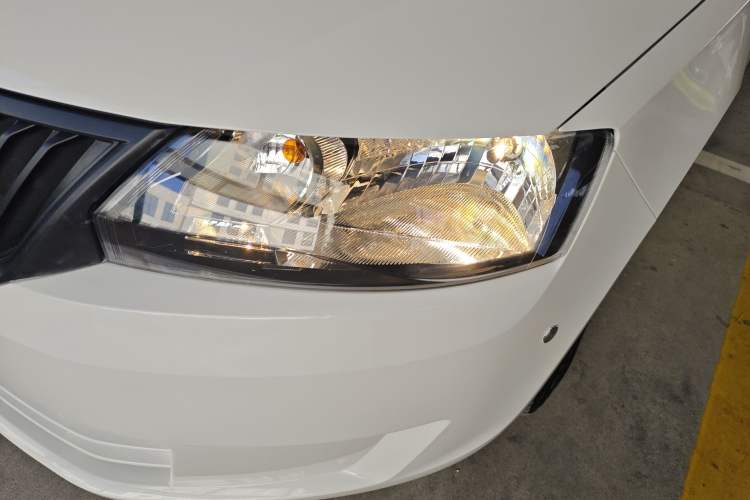 Used Skoda Rapid 2016 1.6L Automatic Front-Wheel Drive Model