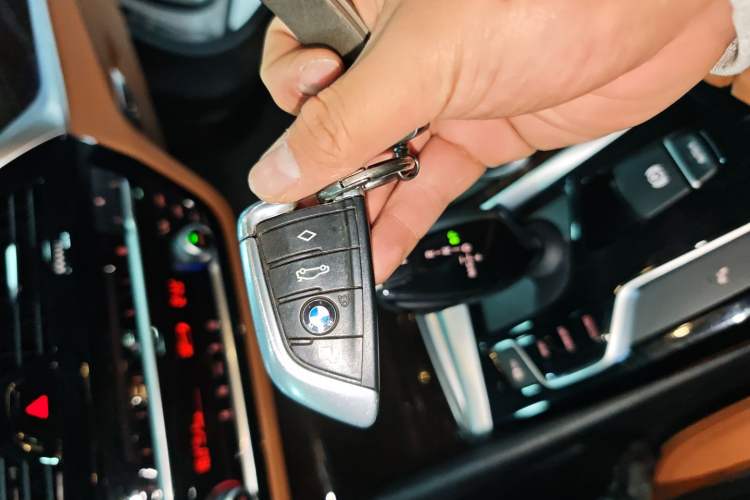 Used BMW 5 Series 2018 528Li Launch Special Edition
