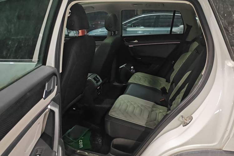 Used Volkswagen Tayron 2023 300TSI Two-Wheel-Drive Luxury Plus Advanced Edition