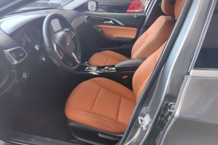 Used Infiniti QX30 2017 1.6T Two-Wheel-Drive Sport Edition
