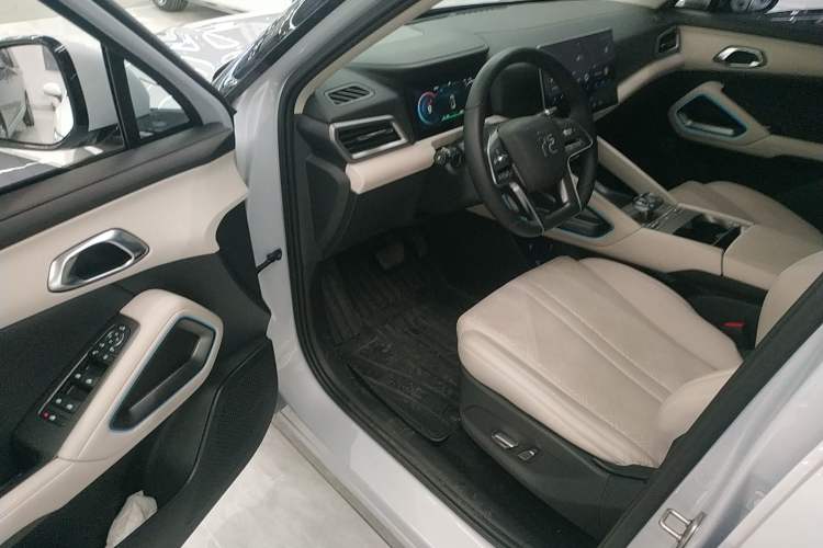 Used BYD Yuan UP 2024 401KM Beyond Edition
