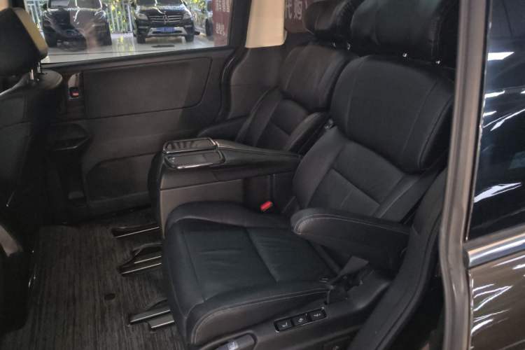 Used Honda Elysion 2016 2.4L Luxury Edition
