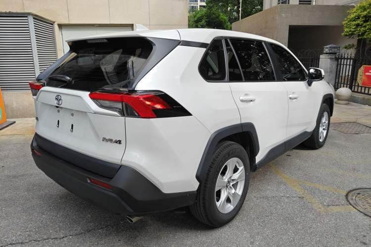 Used Toyota RAV4 2023 2.0L CVT Two-Wheel Drive Urban Edition
