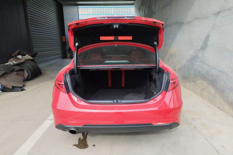 Used Alfa Romeo Giulia 2017 2.0T 200HP Luxury Edition