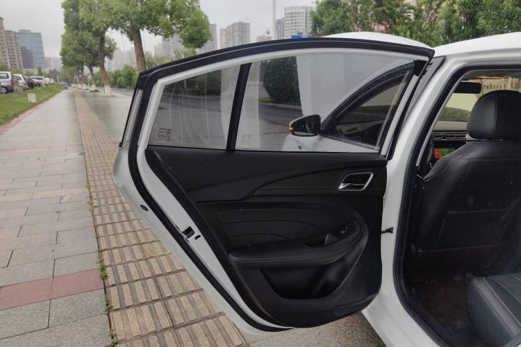 Used Roewe i5 2020 1.5L Manual 4G Connect Leehao Flagship Edition
