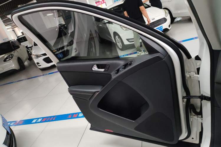 Used Volkswagen Tiguan 2017 300TSI Automatic Two-Wheel Drive Silk Road Luxury Edition
