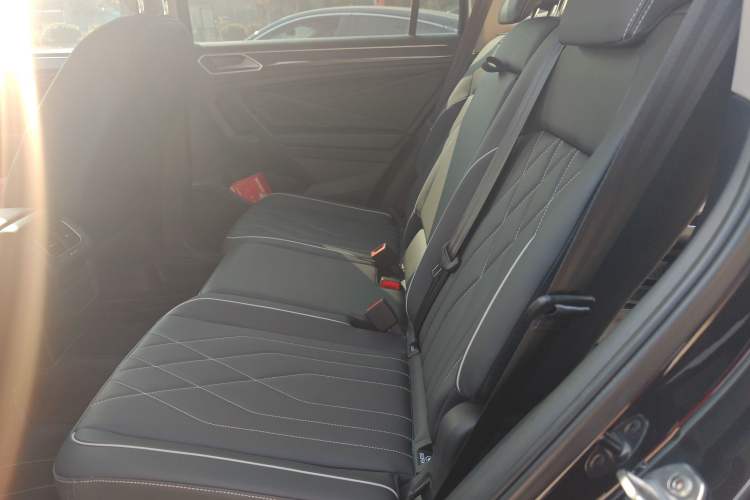 Used Volkswagen Tiguan L 2024 300TSI Automatic Two-Wheel Drive Smart Edition
