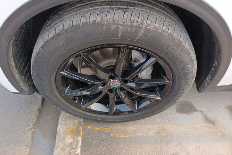 Used Alfa Romeo Stelvio 2017 2.0T 200HP Luxury Edition
