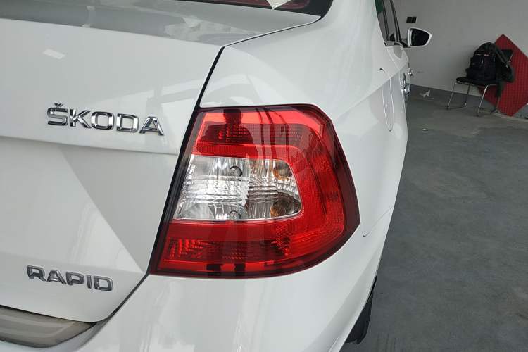 Used Skoda Rapid 2016 1.6L Manual Trend Edition
