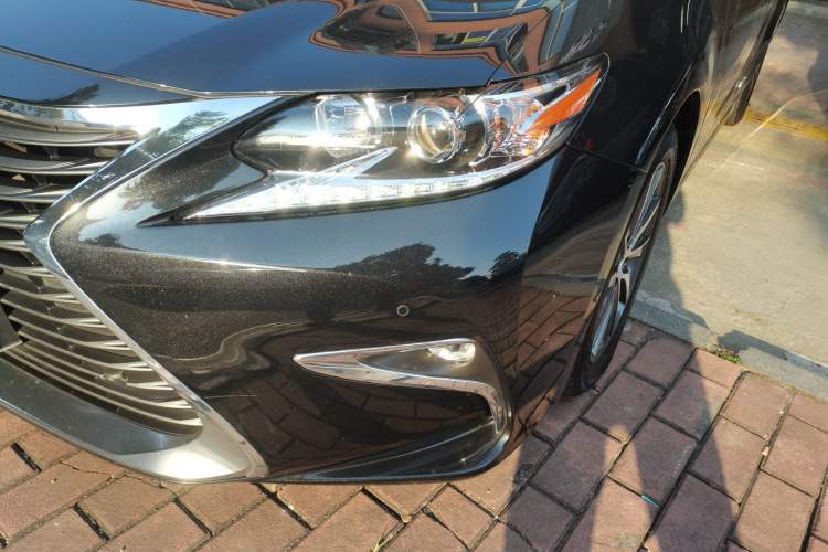 Used Lexus ES 2015 300h Comfort Edition