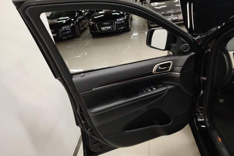 Used  Grand Cherokee 2016 3.0L Comfort Navigation Edition
