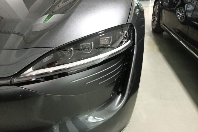 Used Hima Luxeed R7 2024 All-Electric 802 km Max