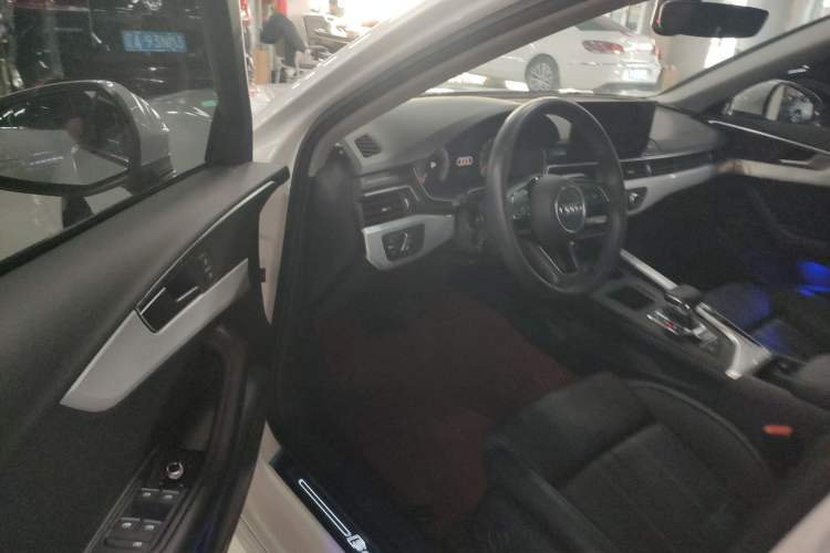 Used Audi A4L 2022 40 TFSI Fashion Dynamic Model
