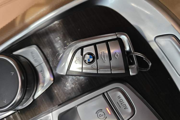 Used BMW 7 Series 2016 730Li Leading Model
